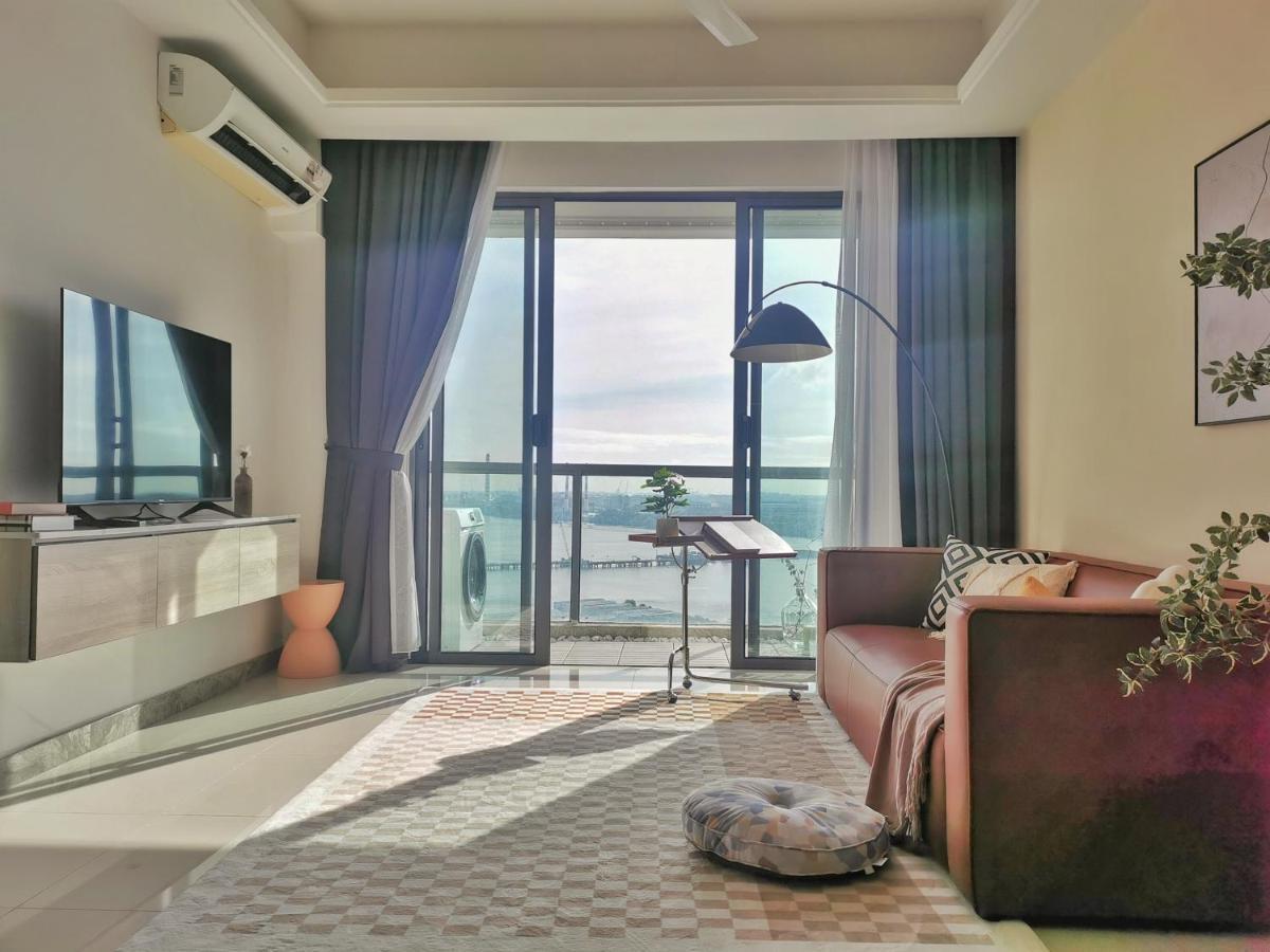Apartment Yussy 2 Bedroom Sea View At R&f Princess Cove *